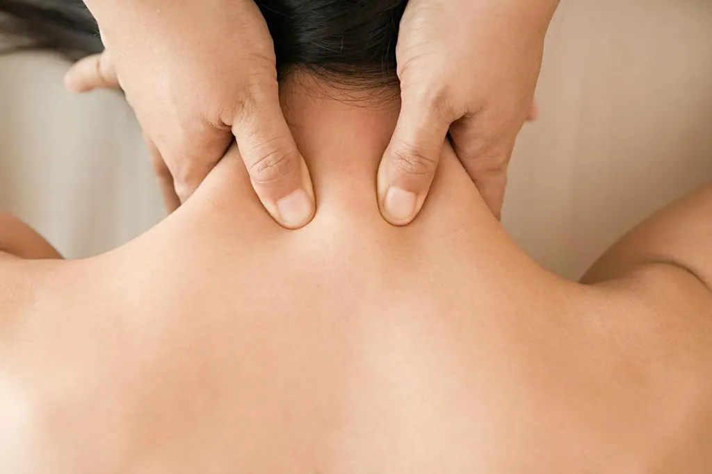 imgi_514_1800ss_getty_rf_woman_getting_massage.jpg